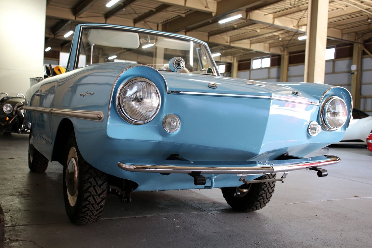 落水都唔驚嘅異類浪漫：Amphicar 770