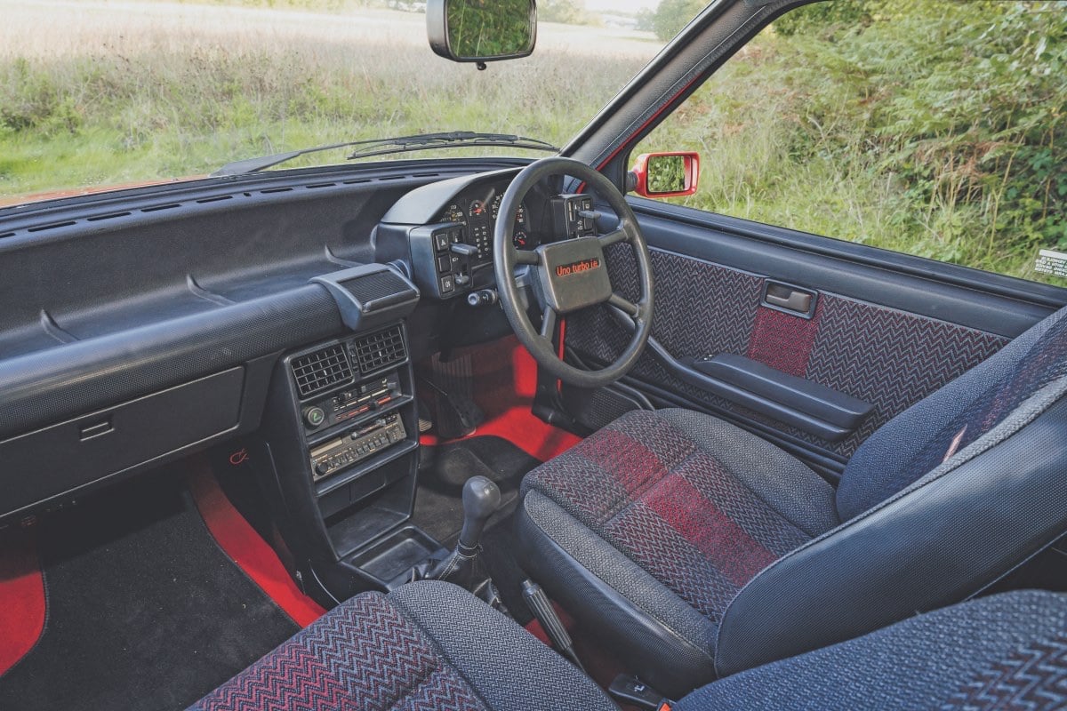 Fiat Uno Turbo i.e.：細細粒，咬死人