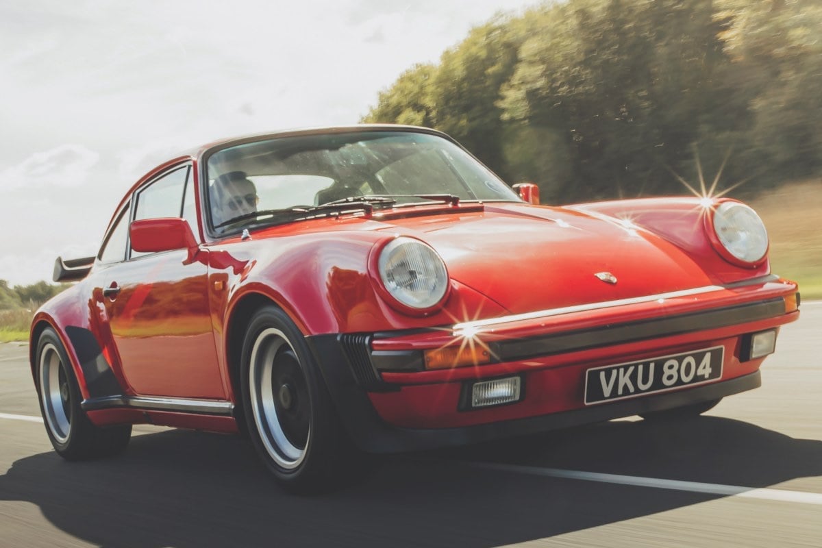 930 Turbo：暴力渦輪一腳踢