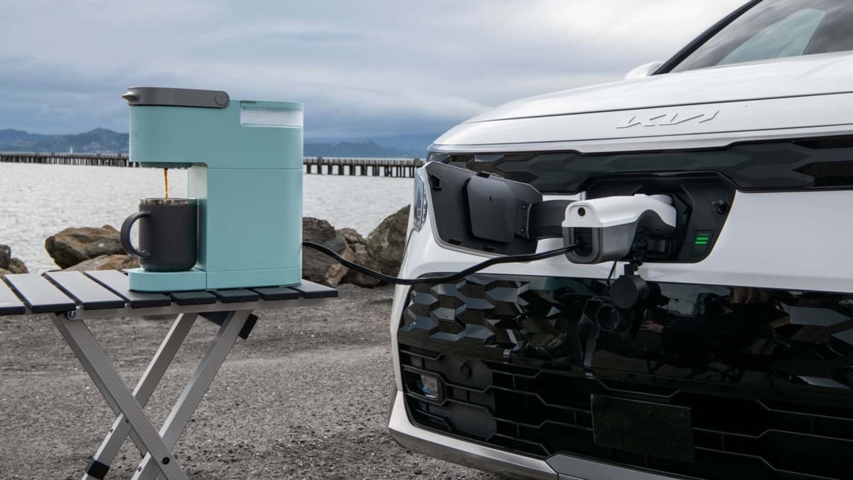 車頭充電口加埋 V2L 功能，其實充滿生活感
