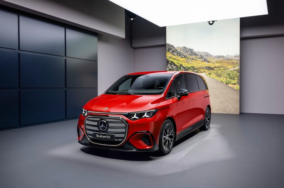 紅色 AMG Line：成個場最搶眼嗰位