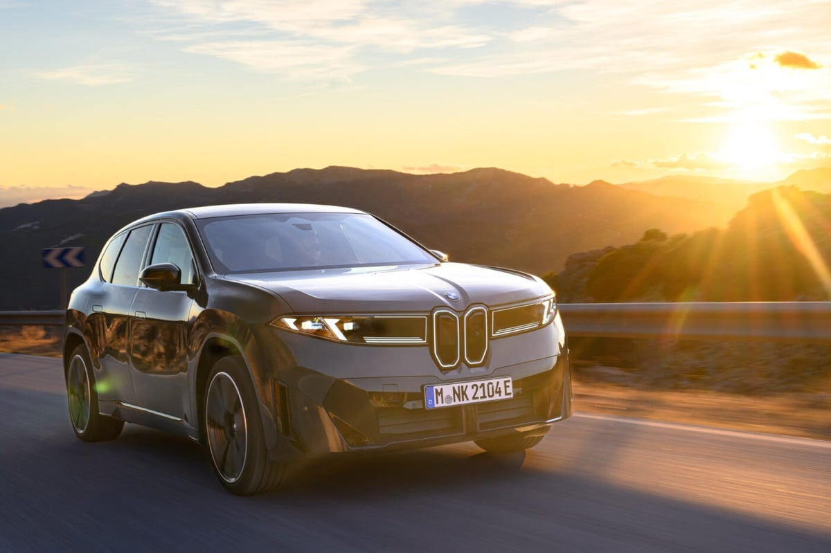 有啲車叫上市，有啲車叫搶到工廠要開雙更——BMW iX3明顯係後者