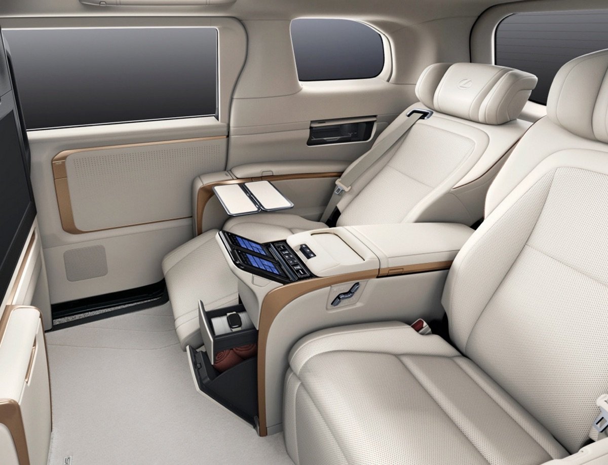 Lexus LM再加戲