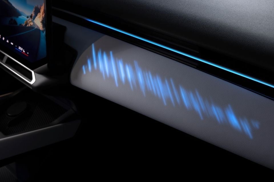 BMW嫌Chrome老土：全面擁抱發光美學