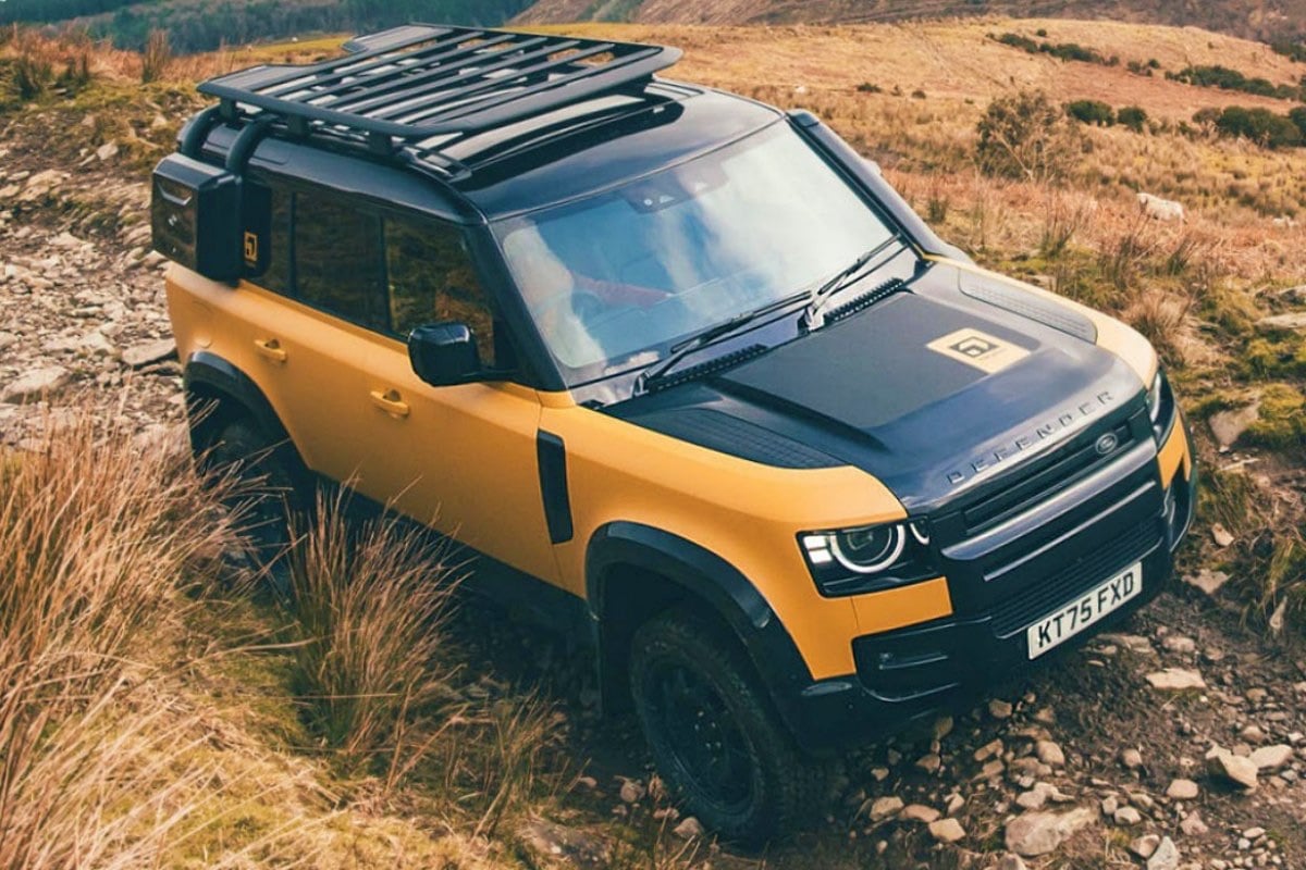 呢部唔係普通特別版，而係將探險癮直接噴上車身嘅 Defender 110 D350 Trophy Edition