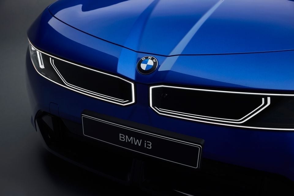 BMW嫌Chrome老土：全面擁抱發光美學
