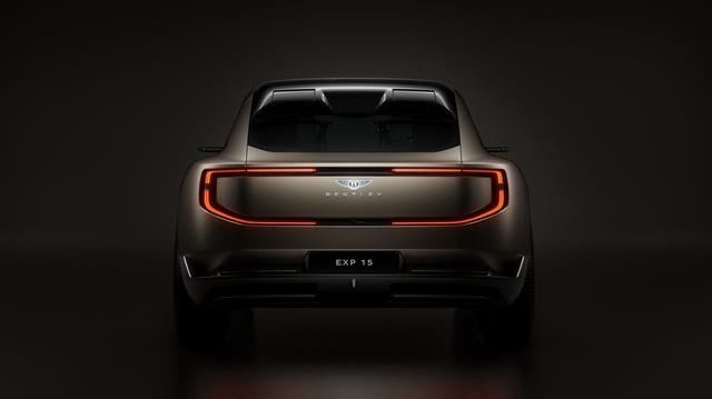 Bentley首部EV：真車未現身，先把名字的份量擺上枱